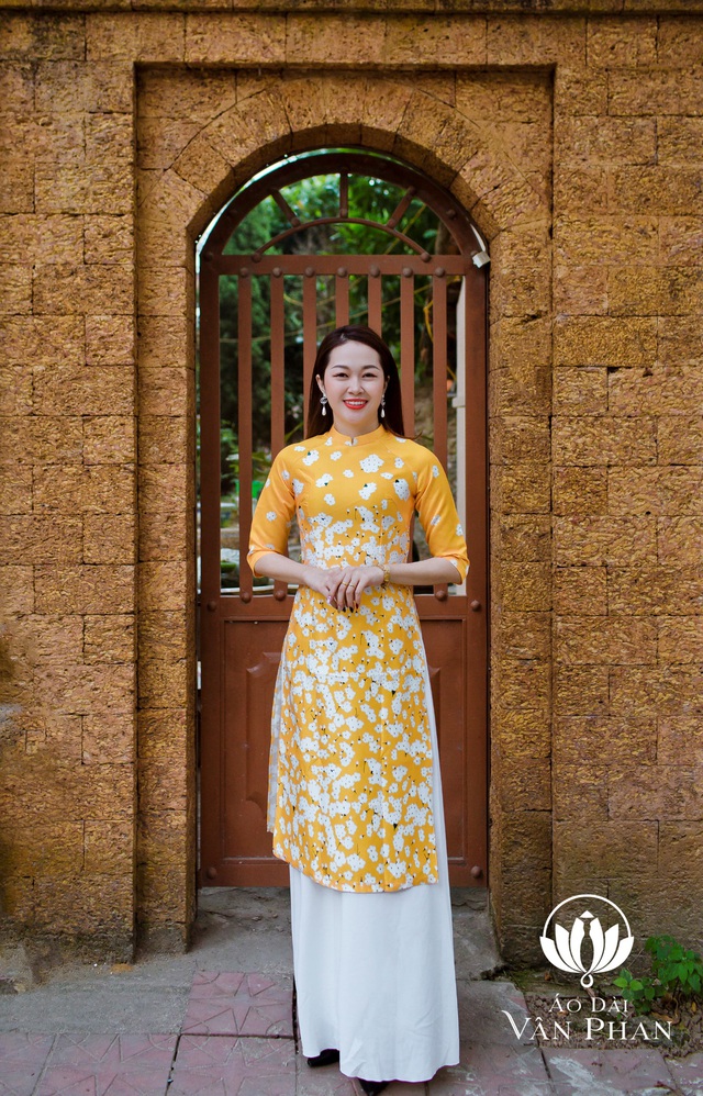 Áo Dài Vân Phan - Nơi cập nhật xu hướng thời trang cho phái đẹp - Ảnh 1.