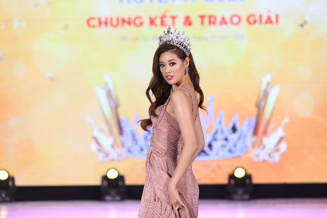 Dàn Hoa hậu, Á hậu đình đám hội ngộ tại Gala Chung kết Miss HUTECH 2021 - Ảnh 1.