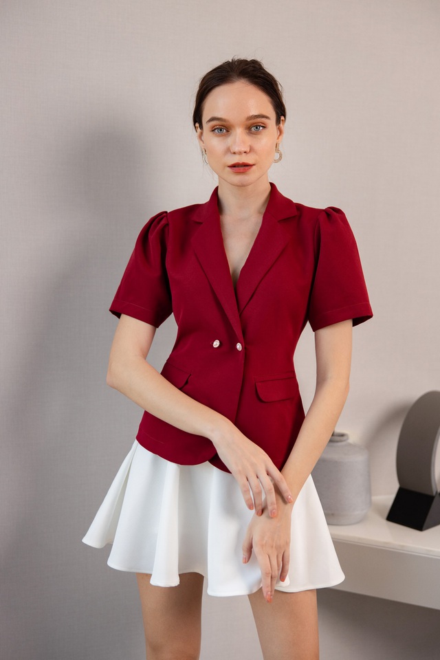 Đầm ôm màu đỏ tay ngắn phối màu trắng đen cách điệu tại Minh Trúc