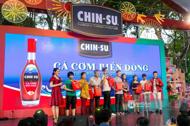 Hàng nghìn bạn trẻ đại náo Lễ hội Tết Việt và thưởng thức bữa tiệc ẩm thực bùng nổ bậc nhất mùa Tết này - Ảnh 8.