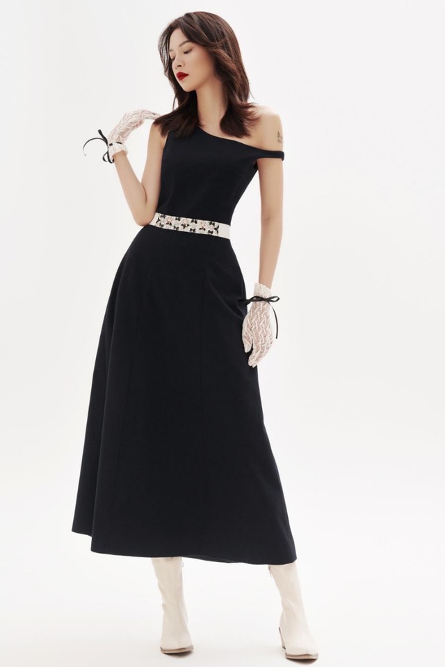Salim v&agrave; Ph&iacute; Phương Anh thời thượng khoe thần th&aacute;i high-fashion trong BST từ NTK Nguyễn Phương Đ&ocirc;ng - Ảnh 3.