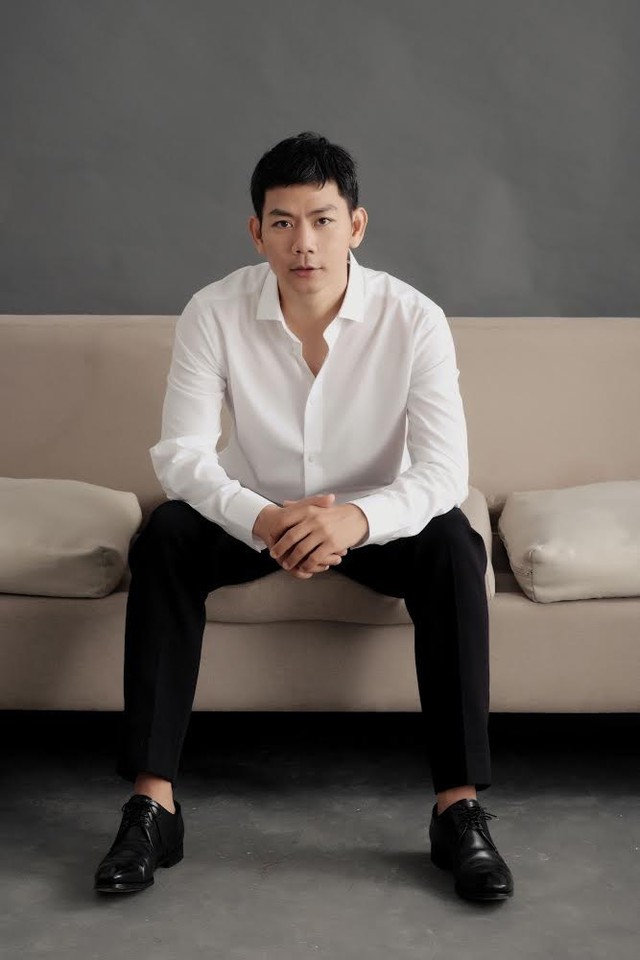 Salim v&agrave; Ph&iacute; Phương Anh thời thượng khoe thần th&aacute;i high-fashion trong BST từ NTK Nguyễn Phương Đ&ocirc;ng - Ảnh 9.
