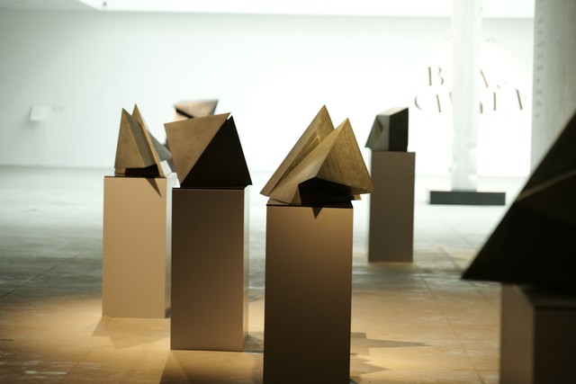 VCCA mở cửa triển lãm điêu khắc đá “Biến chuyển | Transforming” - Ảnh 2.