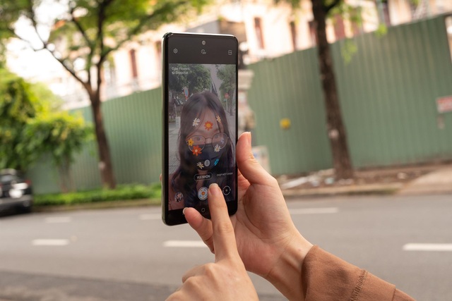 Mẹo tỏa sáng mọi nơi mọi lúc với camera selfie của Galaxy A52s 5G - Ảnh 2.