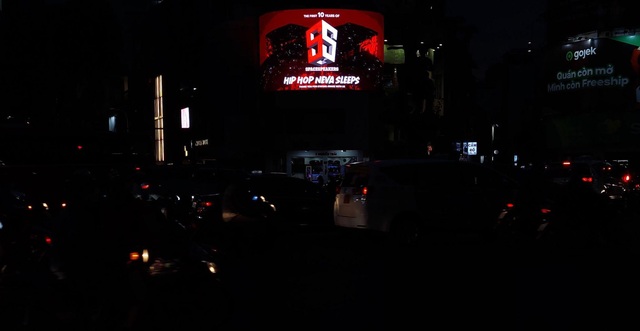 HÓNG: SpaceSpeakers bất ngờ xuất hiện trên hàng loạt billboard ở Hà Nội, TP.HCM & New York, chuẩn bị công bố dự án khủng? - Ảnh 2.