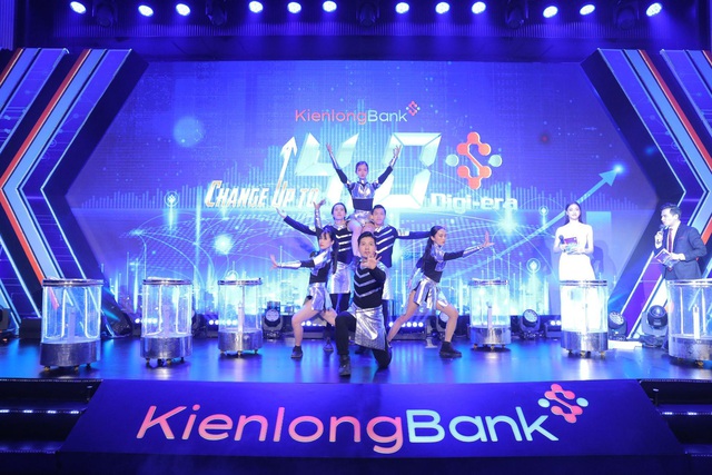 Ấn tượng với sự kiện chuyển mình bứt phá của KienlongBank - Ảnh 1.