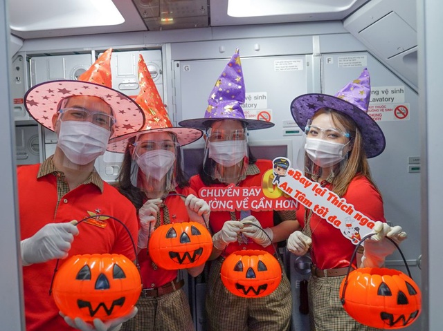 Halloween kẹo: Đón Halloween sắp tới với những viên kẹo ngọt ngào và đẹp mắt nhất. Tại đây, bạn sẽ tìm thấy những hình ảnh đầy sắc màu về những chiếc kẹo cổ tích, hình dạng độc đáo và độc lạ sẽ khiến trẻ em cực kì thích thú.