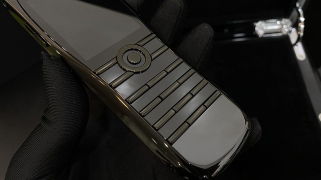 Chiêm ngưỡng các mẫu điện thoại siêu sang trọng, siêu bảo mật XOR Titanium tại Kỳ Lân Luxry - Ảnh 2.