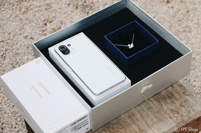 Đặt trước Xiaomi 11 Lite 5G NE, FPT Shop tặng bộ quà 2,99 triệu - Ảnh 2.