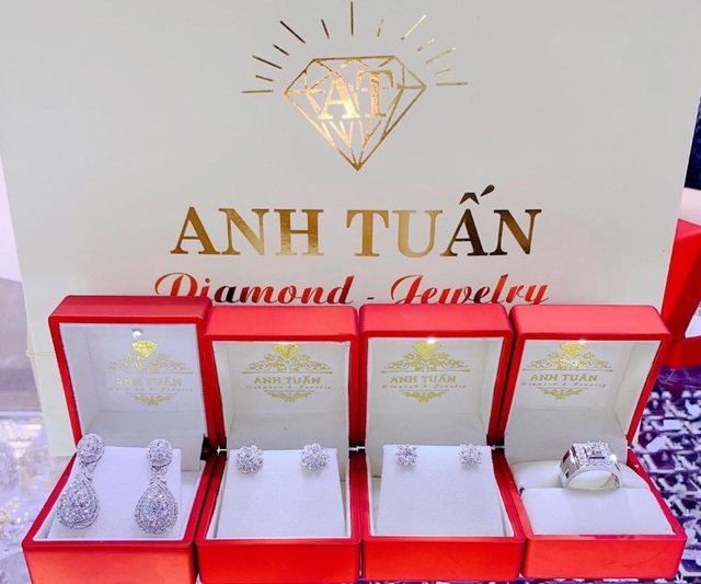 Anh Tuấn An Đông Jewelry giới thiệu BST trang sức kim cương mùa xuân 2022 - Ảnh 1.