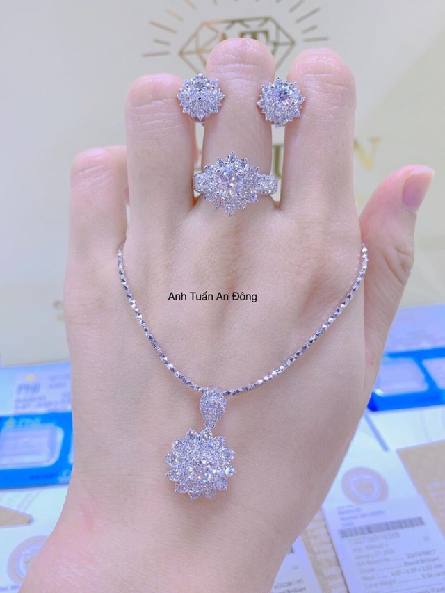 Anh Tuấn An Đông Jewelry giới thiệu BST trang sức kim cương mùa xuân 2022 - Ảnh 3.