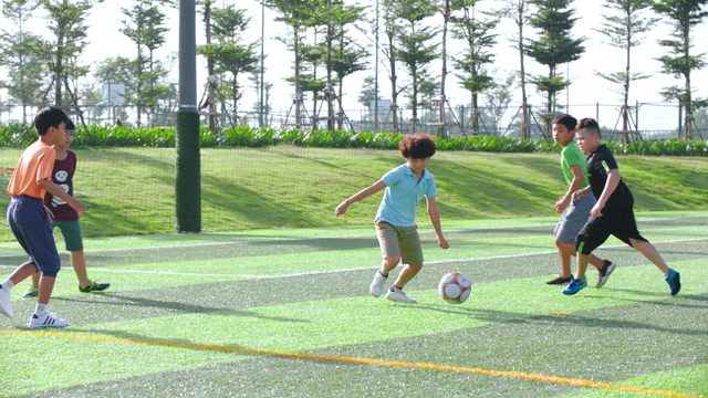 Vô vàn sân chơi trẻ em vận động thể chất đã hoàn thiện và đưa vào sử dụng tại Central Park 25ha