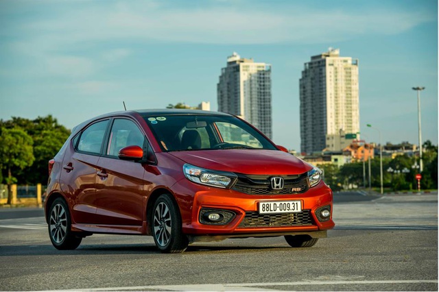 Honda Việt Nam hỗ trợ 100% phí trước bạ cho Civic, HR-V và Brio trong tháng 11 - Ảnh 3.