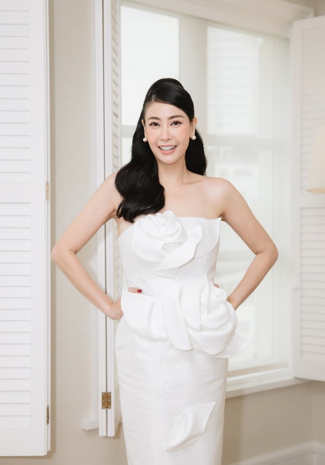 Hoa hậu Hà Kiều Anh và đạo diễn Hoàng Nhật Nam chuộng nhà phố thương mại - Ảnh 1.