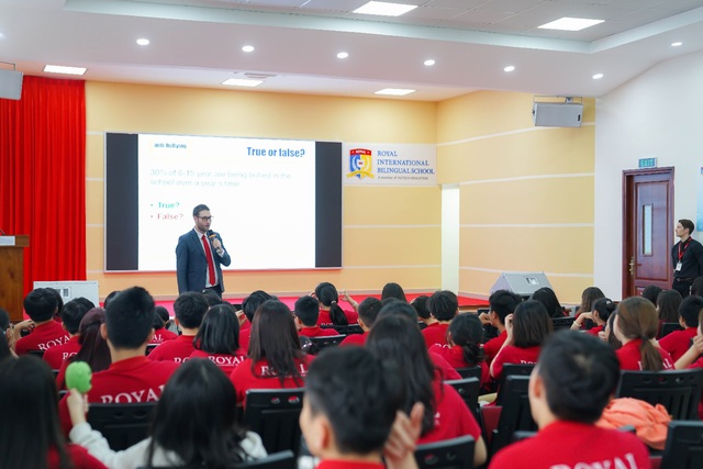 Học sinh Royal School lan tỏa th&ocirc;ng điệp &ldquo;sống xanh&rdquo; tại Royal Speaking Contest - Ảnh 5.