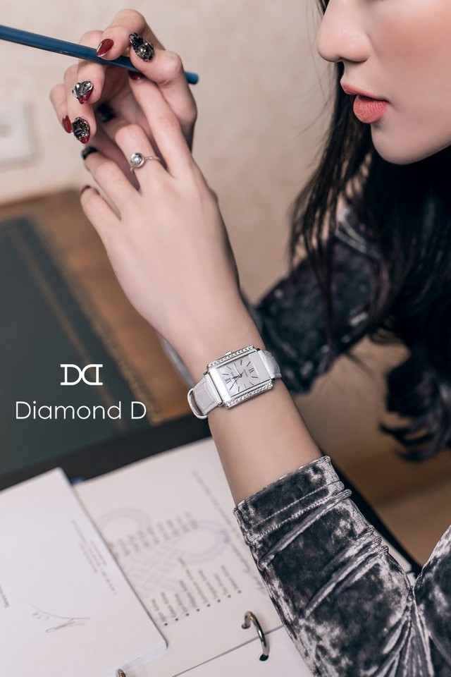 BST đồng hồ Diamond D kh&ocirc;ng thể bỏ lỡ dịp Gi&aacute;ng sinh - Ảnh 1.