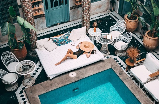 Staycation: Xu hướng &ldquo;cứu rỗi t&iacute;n đồ x&ecirc; dịch dịp cuối năm - Ảnh 1.