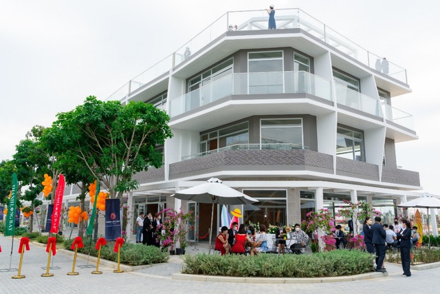 Nhà phố biển trong quần thể Thanh Long Bay hấp dẫn nhà đầu tư - Ảnh 2.