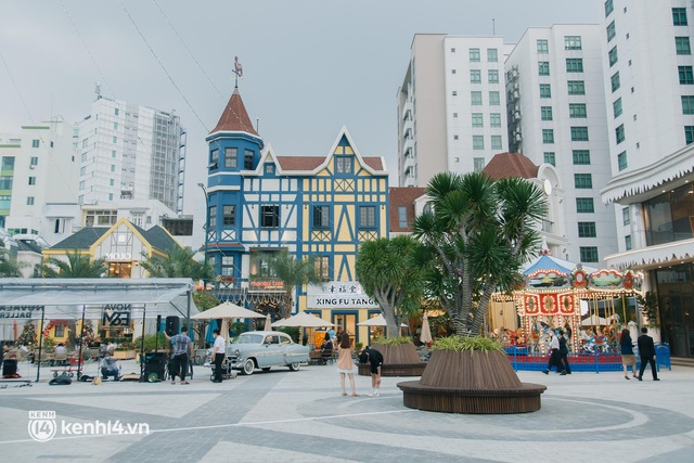 Hé lộ loạt địa điểm siêu đẹp mùa Giáng sinh 2021 ở Sài Gòn: Số 1 mới toanh - hoành tráng từ cái nhìn đầu tiên! - Ảnh 4.