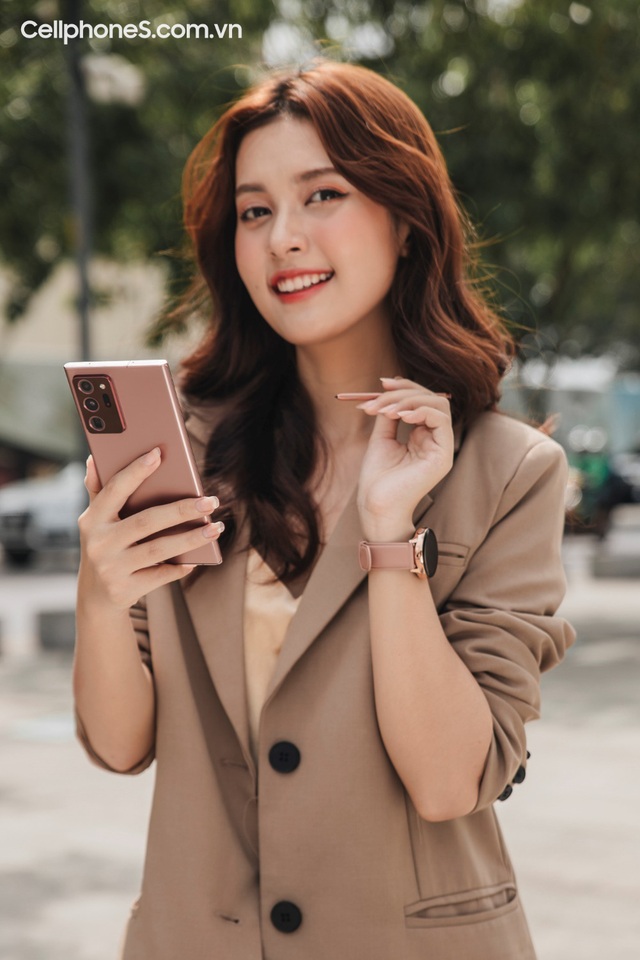 Loạt smartphone Samsung giảm giá cuối năm 2021, có mẫu giảm tận chục triệu - Ảnh 1.