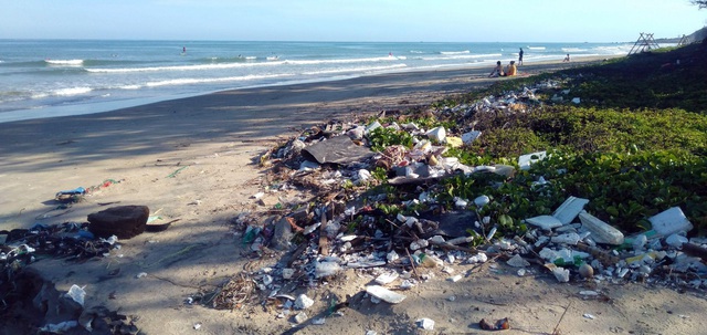 Gam màu sáng tối về thực trạng rác thải nhựa Việt Nam, giải pháp tất yếu Trung Hòa Nhựa - Ảnh 1.