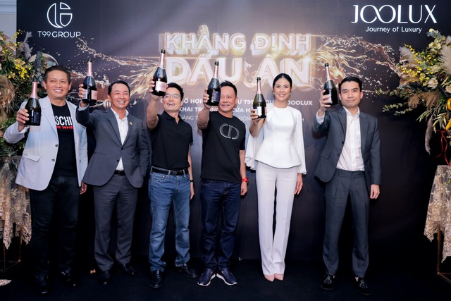 Joolux Flagship - ấn tượng ngày ra mắt với sự xuất hiện nổi bật của nhiều mỹ nhân Việt - Ảnh 3.