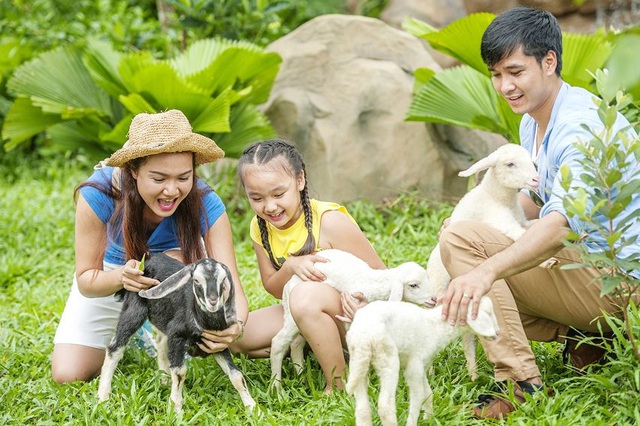 Vui tr&ograve;n khoảnh khắc, Tết trọn y&ecirc;u thương tr&ecirc;n đảo Ngọc - Ảnh 6.