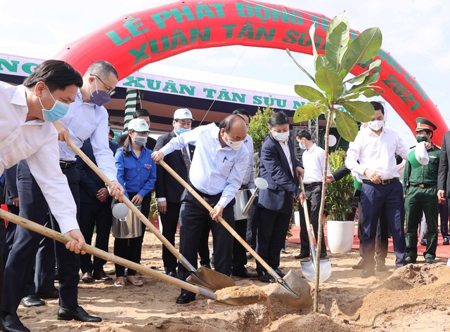 Vietjet hưởng ứng lời kêu gọi trồng cây vì một Việt Nam xanh - Ảnh 3.