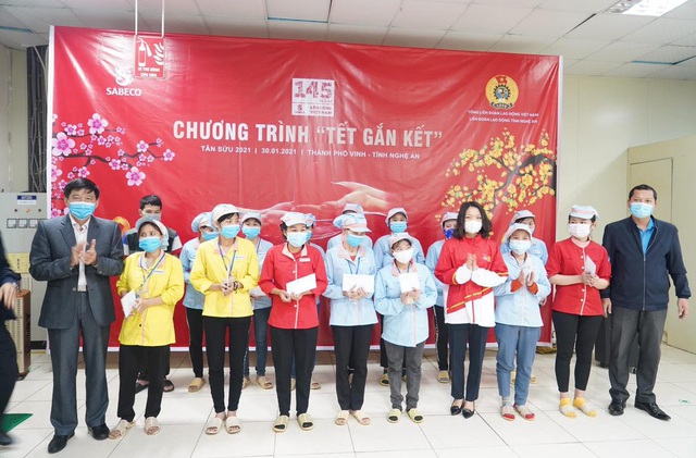 Nhìn lại chiến dịch “Tết Gắn Kết” đầy ý nghĩa: 4200 người lao động Việt Nam được hỗ trợ - Ảnh 1.