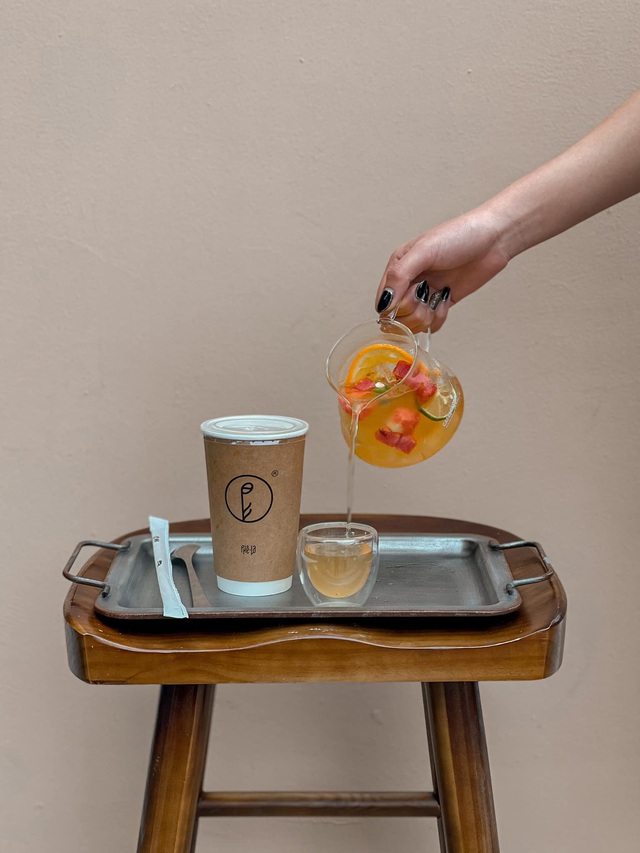 Qu&aacute;n tr&agrave; ở H&agrave; Nội &ldquo;chơi trội&rdquo; b&aacute;n take-away hẳn tr&agrave; &ocirc; long đặc sản hương vị hảo hạng - Ảnh 5.