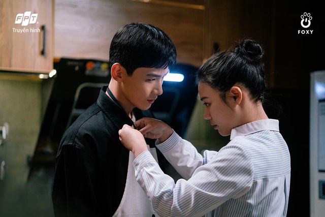 Tiểu sinh Bạch Kính Đình lột xác với vai đặc cảnh uy phong trong phim mới - Ảnh 2.