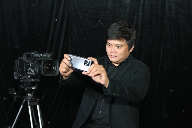 Trần Thanh Huy tự tin với phim mới quay bằng điện thoại, khẳng định tiêu chuẩn thiết bị hoàn toàn do người làm phim định đoạt - Ảnh 3.