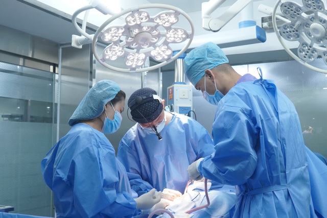 Thẩm mỹ bệnh viện Hồng Ngọc giải cứu thành công ca hoại tử mông sau cấy mỡ - Ảnh 1.