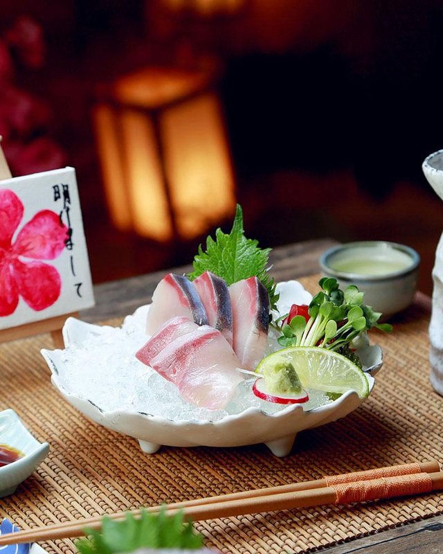 Ba loại cá nổi tiếng trong ngôi chợ trăm tuổi thu hút hơn 8000 lượt khách ở Fukuoka - Ảnh 1.