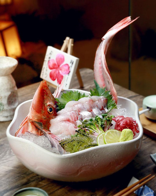 Ba loại cá nổi tiếng trong ngôi chợ trăm tuổi thu hút hơn 8000 lượt khách ở Fukuoka - Ảnh 4.