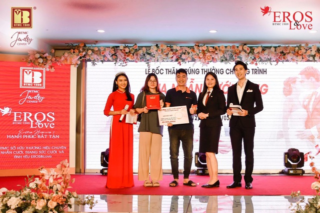 Bảo Tín Minh Châu bốc thăm và trao giải thưởng mùa cưới 2020 - 2021 đợt 2 - Ảnh 2.