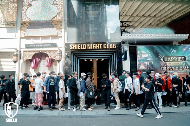 Fan xuýt xoa khi Rap Việt chịu chi, dựng sân khấu đầu tư tại Shield Saigon - Ảnh 1.