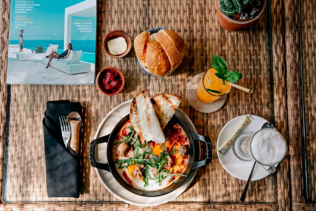 Ngắm trọn nhà hàng Địa Trung Hải được các hot Instagram ưa thích gần đây - Ảnh 2.