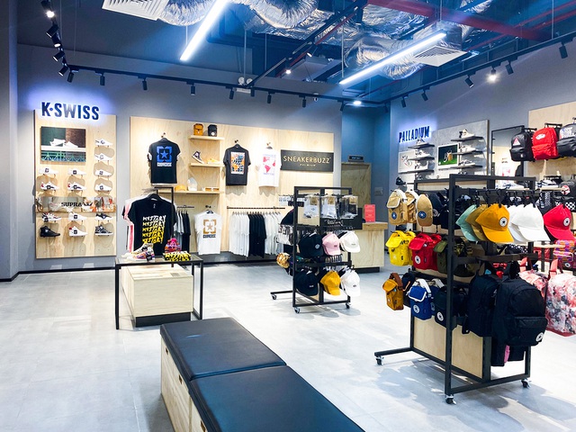 Khám phá ngay không gian mua sắm “sang xịn mịn” Premium Store của Sneaker Buzz vừa chính thức có mặt tại Hà Nội - Ảnh 7.