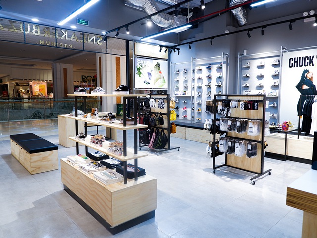 Khám phá ngay không gian mua sắm “sang xịn mịn” Premium Store của Sneaker Buzz vừa chính thức có mặt tại Hà Nội - Ảnh 8.