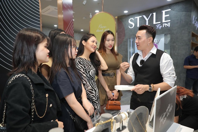 Chuyện gì đây? Giới trẻ Hà thành đồng loạt check-in STYLE by PNJ tại Hà Nội - Ảnh 3.