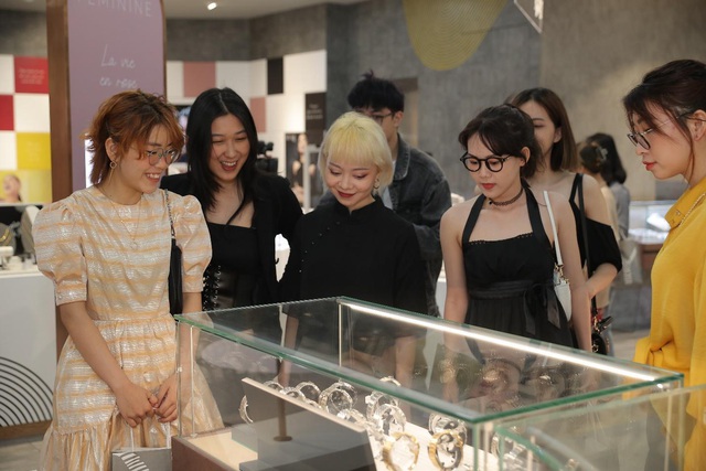 Chuyện gì đây? Giới trẻ Hà thành đồng loạt check-in STYLE by PNJ tại Hà Nội - Ảnh 5.