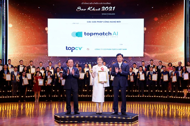 TopCV nhận cú đúp giải thưởng Sao Khuê 2021 - Ảnh 2.