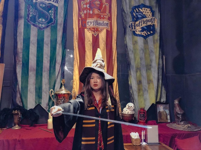 Uống bia bơ và điều chế độc dược tại thế giới phép thuật giữa lòng Hà Nội - fan Harry Potter nhất định mê mẩn - Ảnh 2.