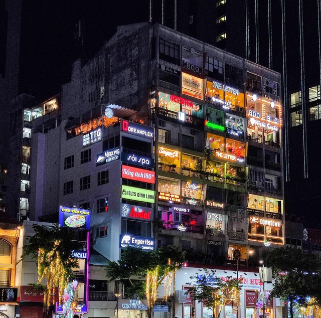 Ngẫu hứng phượt đêm Sài Gòn, hóa ra thành phố này có nhiều góc đậm chất Cinematic đến vậy! - Ảnh 5.