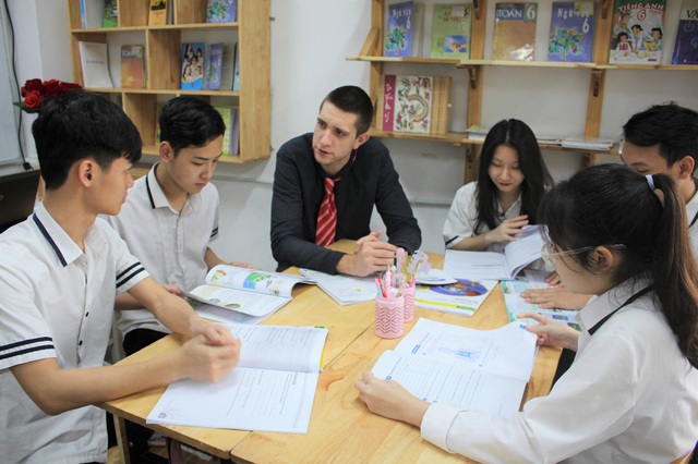 Lớp 10 khởi nghiệp kinh doanh thu hút giới trẻ Hà Nội - Ảnh 3.