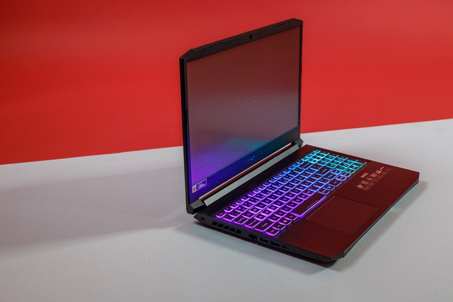 Acer Nitro 5 là một trong những laptop trang bị vi xử lý Intel Core i thế hệ 11 đầu tiên tại Việt Nam, giá từ 23,49 triệu đồng - Ảnh 3.