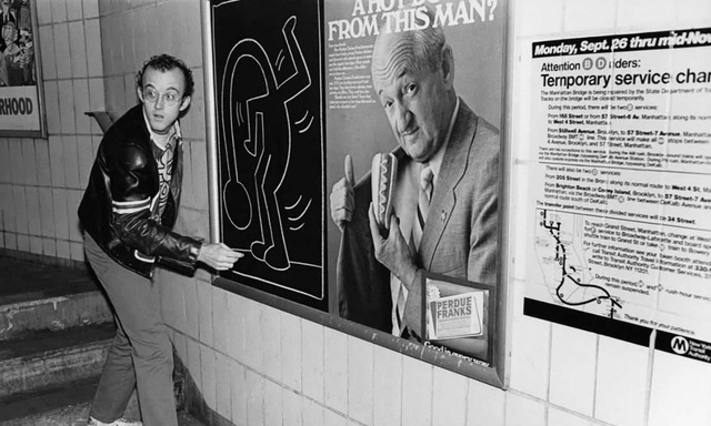 Converse mang cái hay từ nghệ thuật “phản văn” của Keith Haring lên bộ collab đầu tiên - Ảnh 7.