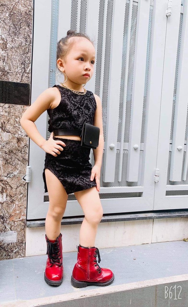 L&agrave;m &ldquo;mẫu ruột&rdquo; b&aacute;n h&agrave;ng online, b&eacute; g&aacute;i gi&uacute;p shop của mẹ tha hồ đắt kh&aacute;ch - Ảnh 6.