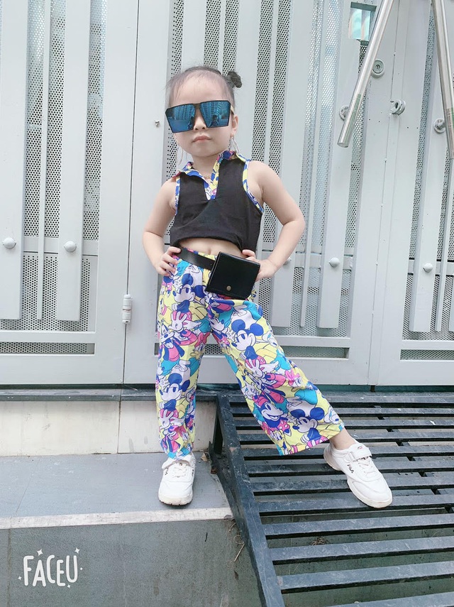 L&agrave;m &ldquo;mẫu ruột&rdquo; b&aacute;n h&agrave;ng online, b&eacute; g&aacute;i gi&uacute;p shop của mẹ tha hồ đắt kh&aacute;ch - Ảnh 8.